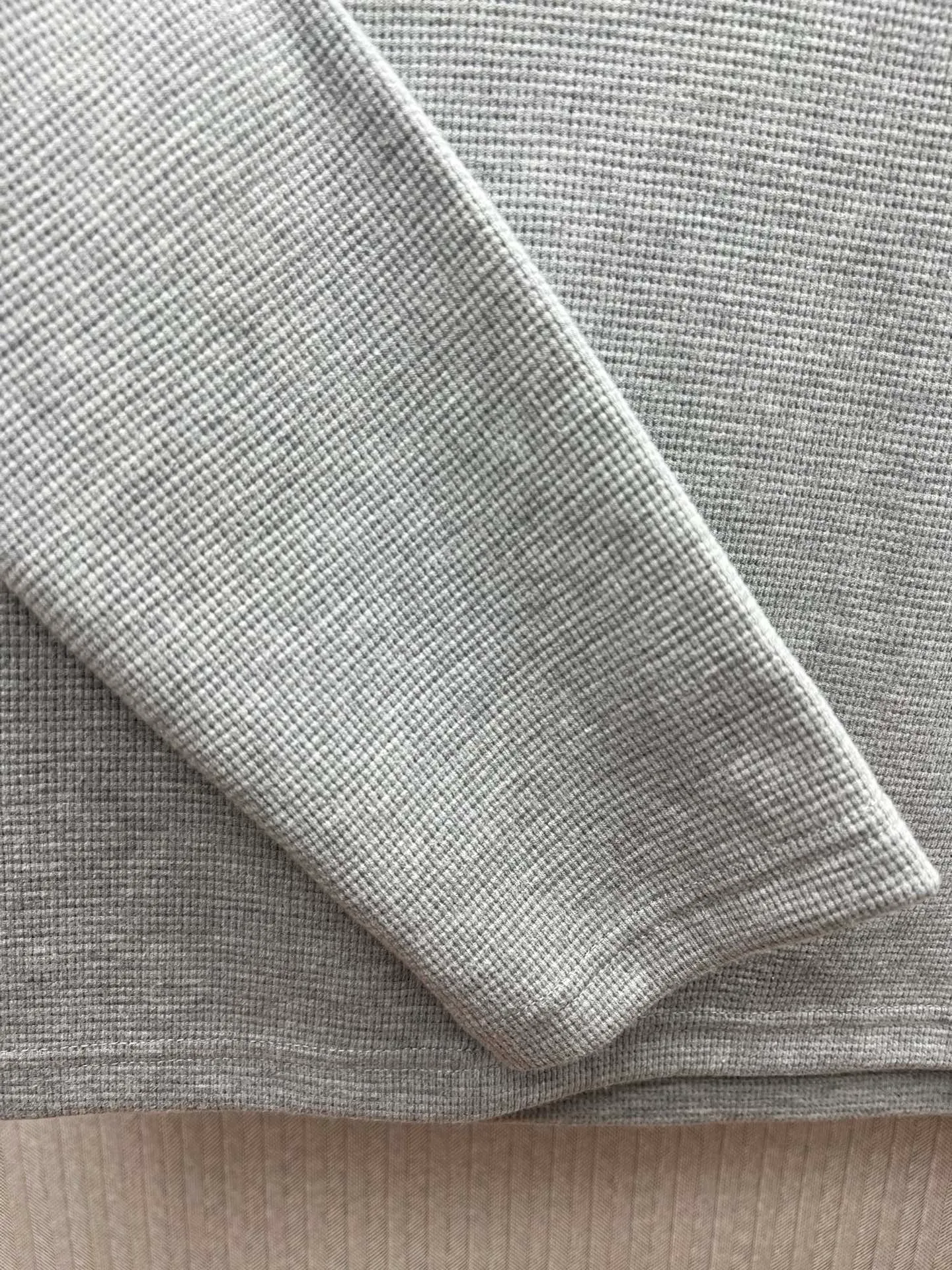 🅿️430 Crow Heart 25SS Sanskrit Henley Collar Waffle Sweatshirt. The fabric is made of 350g cotton waffle double-layer material before washing. Same style for men and women. Size: S.M.L